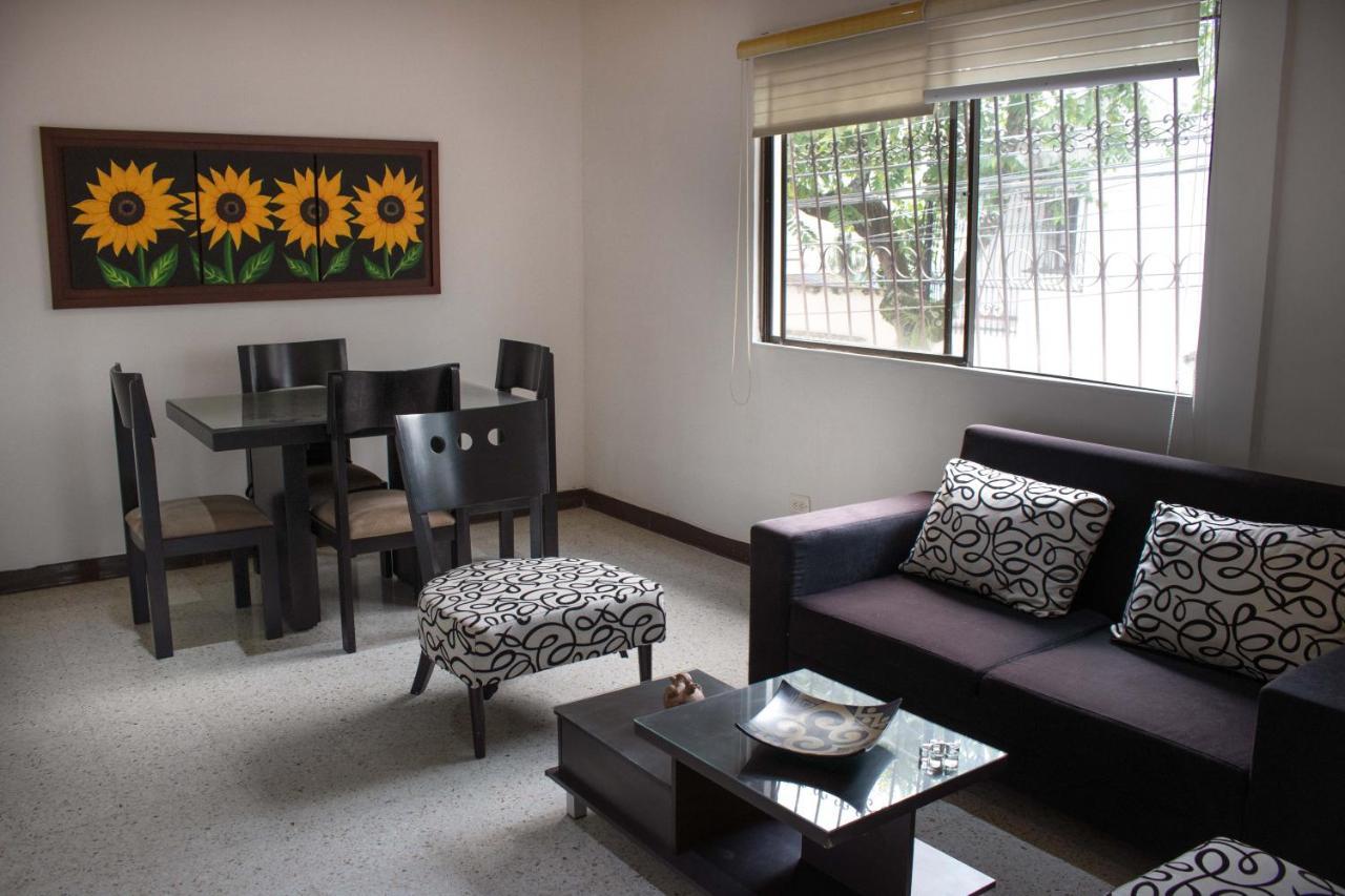 Apartamentos Limonar Cali Bagian luar foto